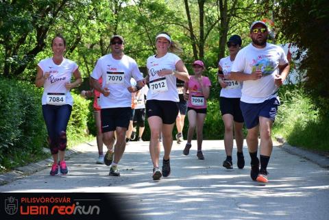 RedRun futóverseny Pilisvörösváron (500-600 fő részvételével)
